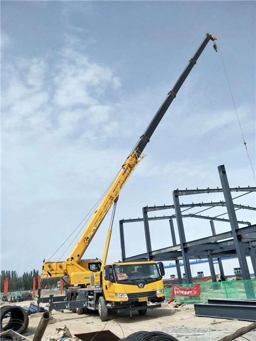 大余县超高层建筑钢结构吊装案例